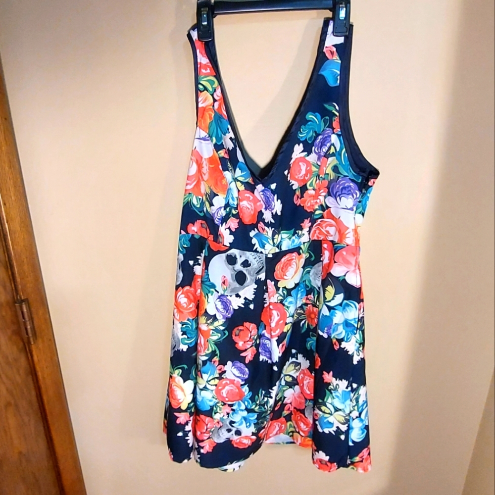 Iron fist roaming skull dress